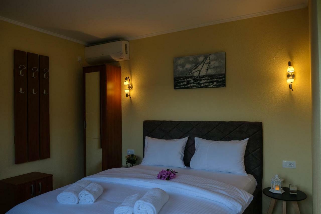 Villa & Apartments Perasto Kültér fotó